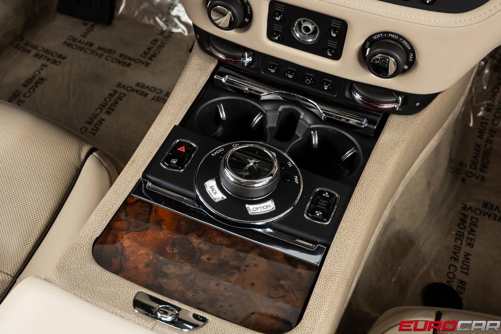Used 2015 Rolls-Royce Wraith image 27