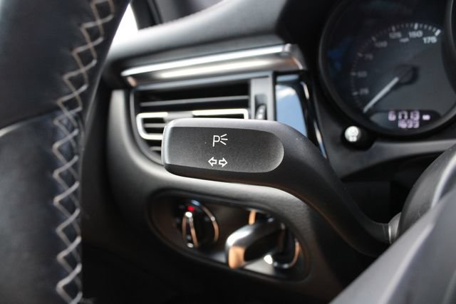 Used 2023 Porsche Macan Turbo AWD/4WD image 10