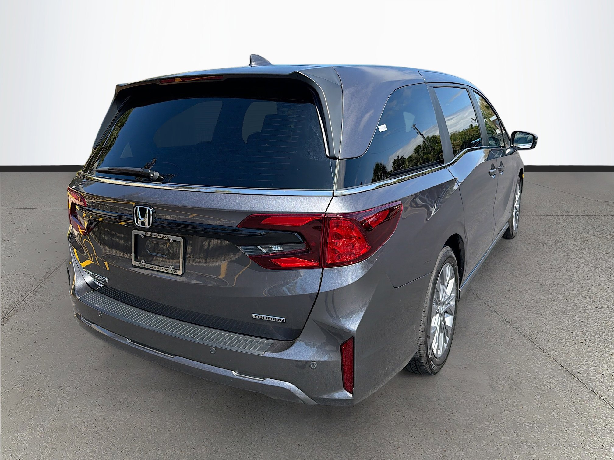 Used 2025 Honda Odyssey Touring image 4