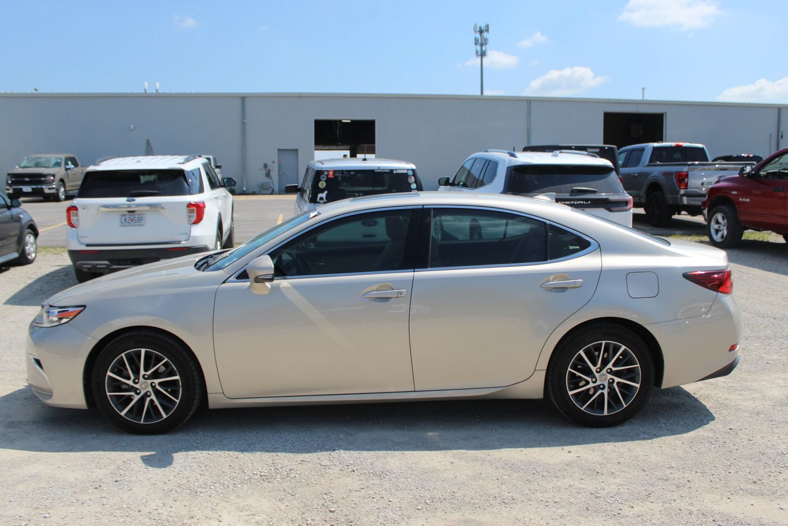 Used 2017 Lexus ES 350 FWD image 3