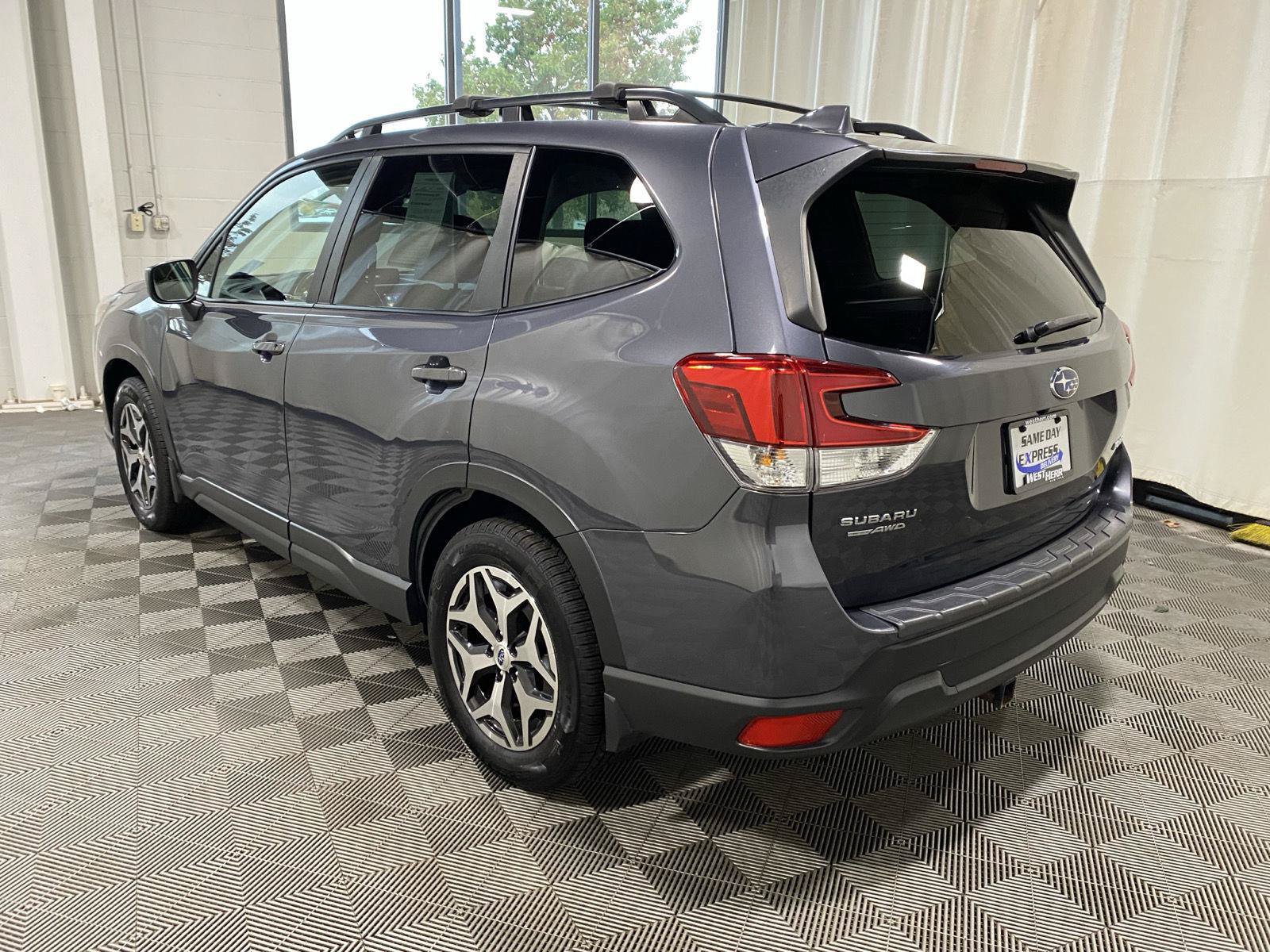 Used 2022 Subaru Forester Premium AWD/4WD image 6