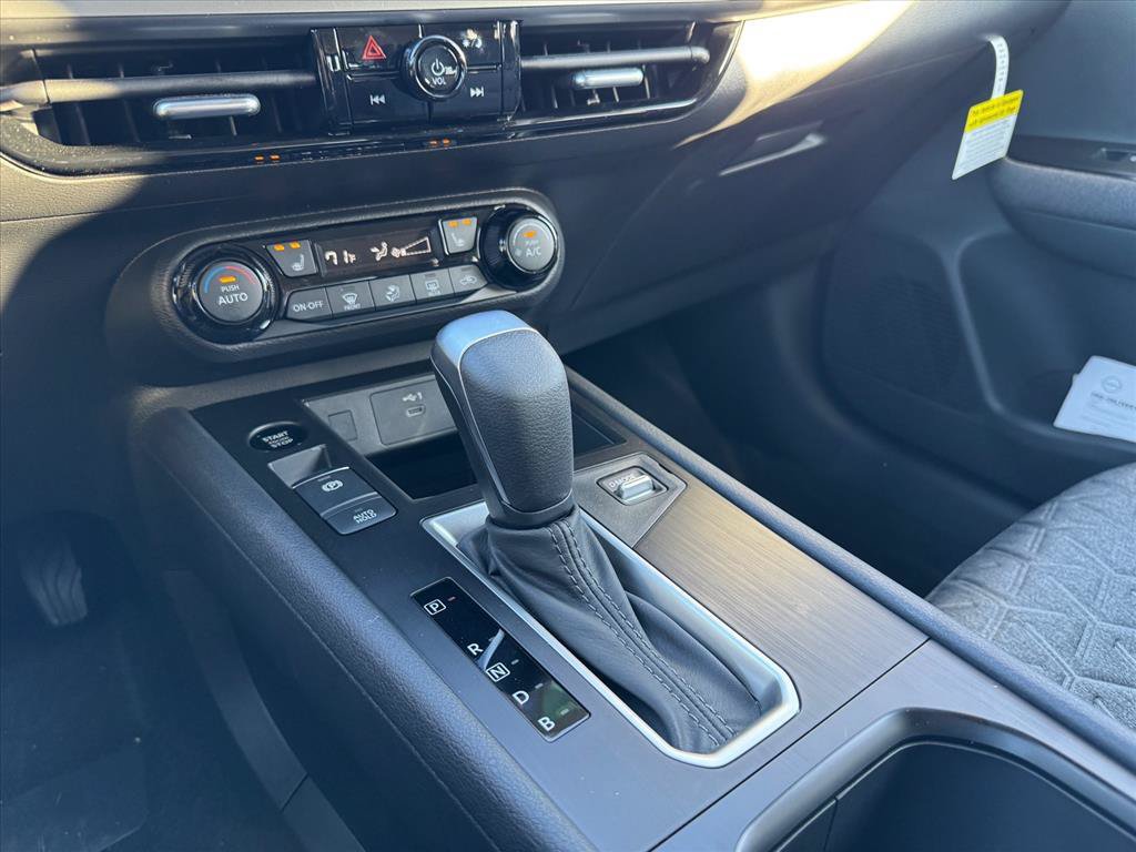 New 2026 Nissan Kicks SV w/ SV Premium Package FWD image 19