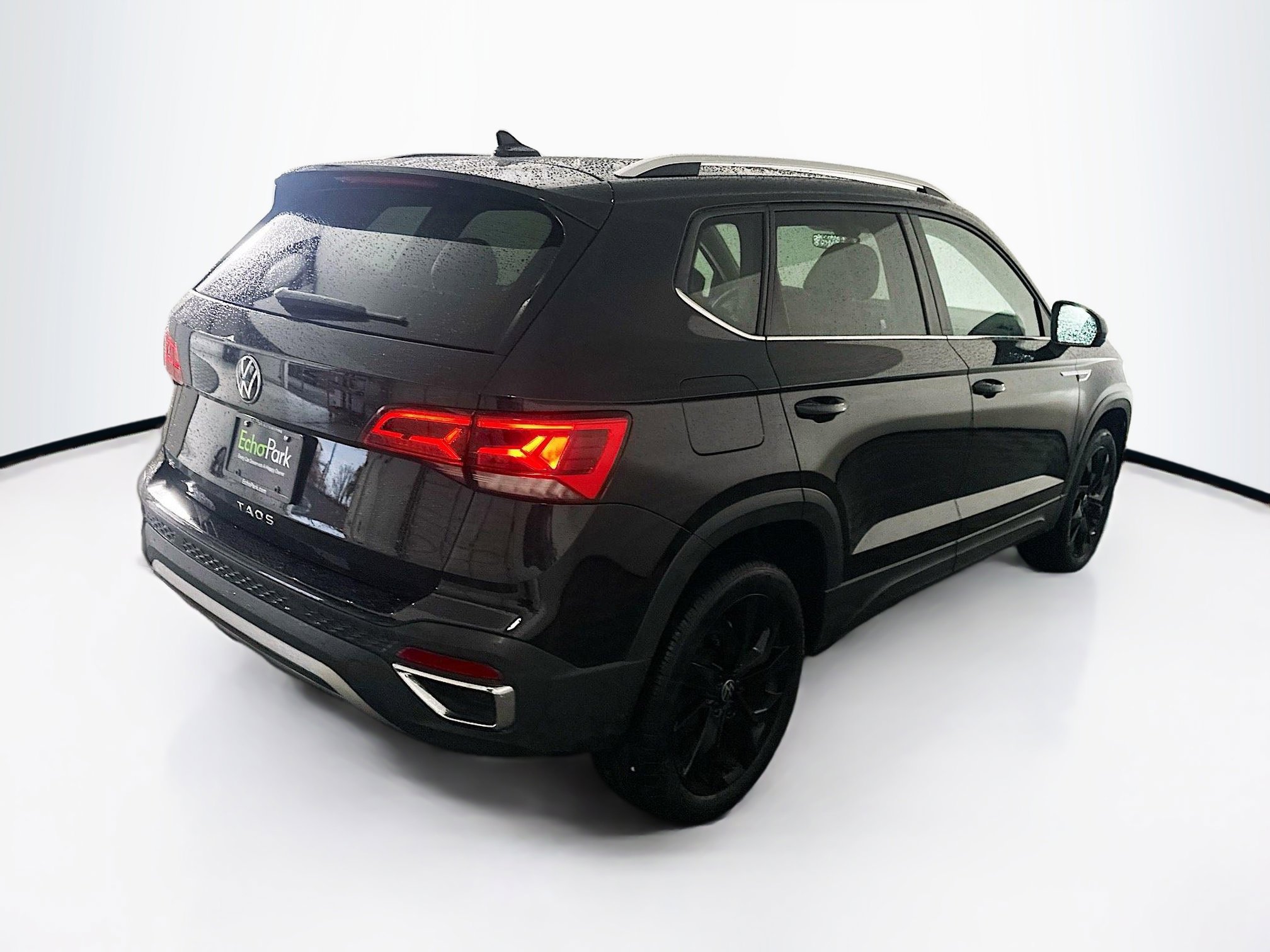 Used 2024 Volkswagen Taos SE image 9