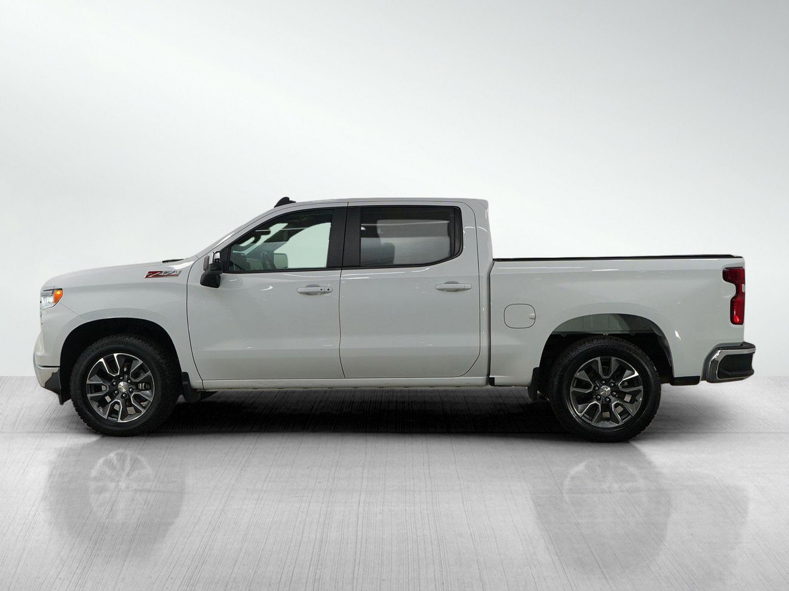 Used 2023 Chevrolet Silverado 1500 LT w/ Z71 Off-Road Package image 4
