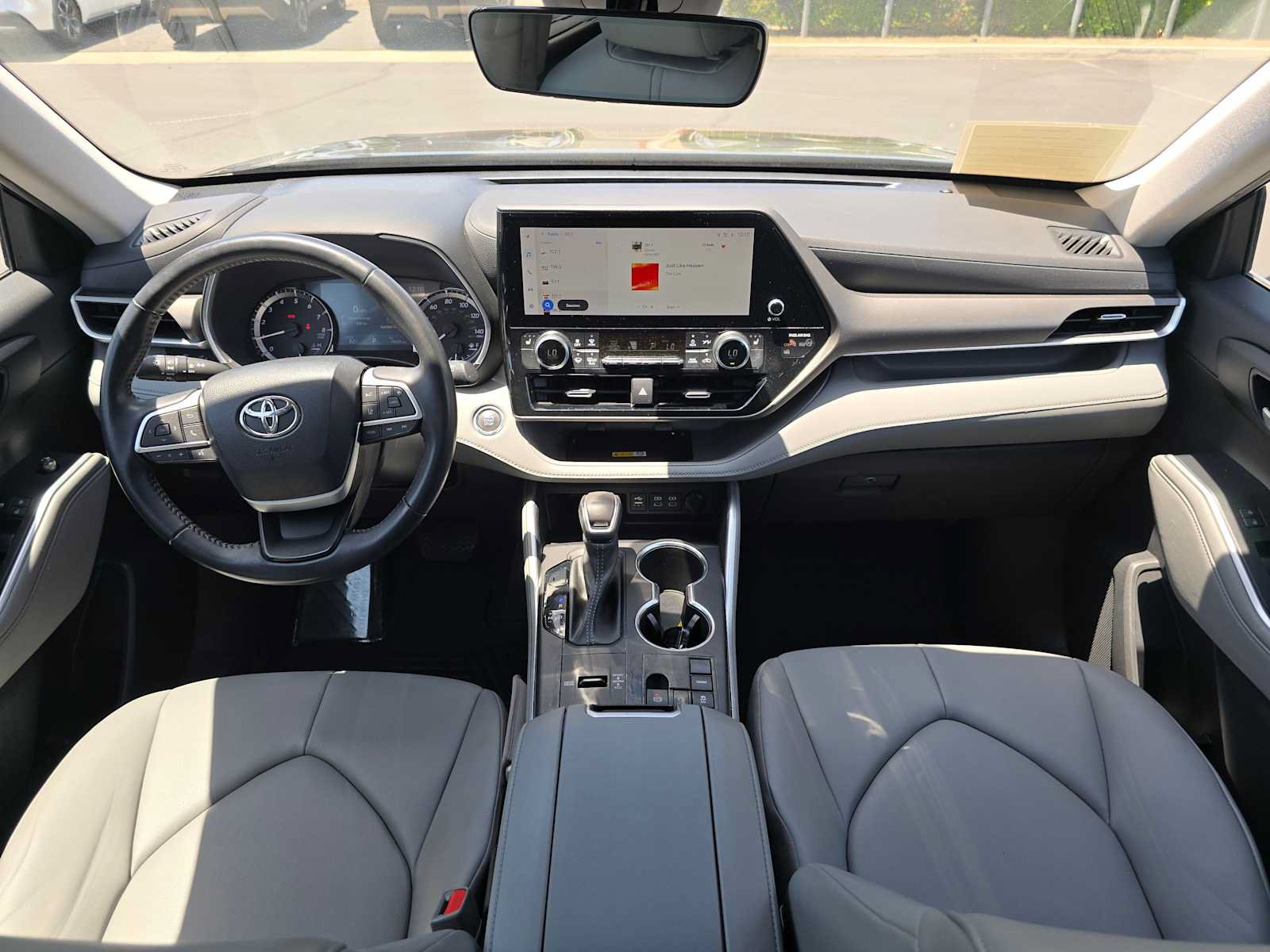 Used 2023 Toyota Highlander XLE FWD image 20