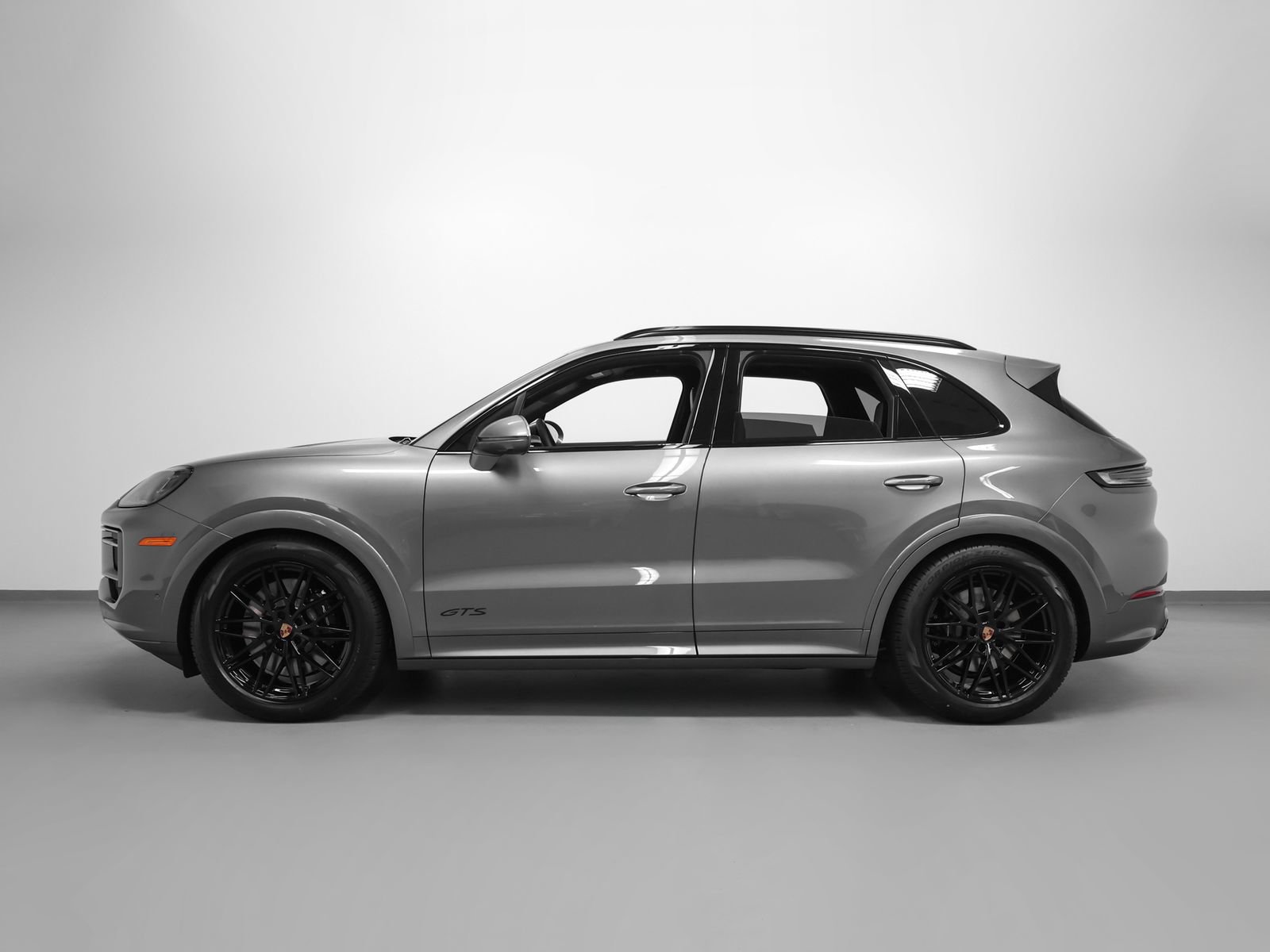 New 2026 Porsche Cayenne GTS AWD/4WD image 2
