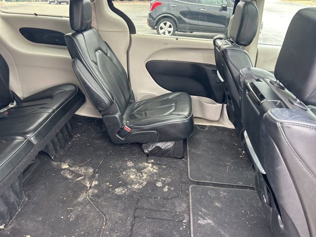 Used 2019 Chrysler Pacifica Limited image 8
