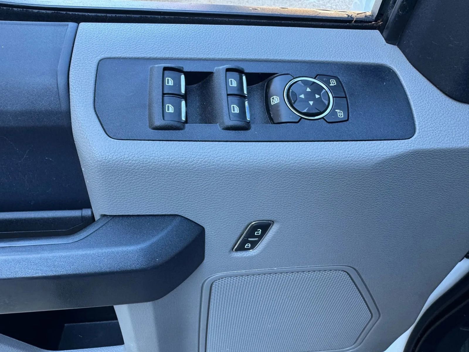 Used 2022 Ford F250 XL w/ Power Equipment Group image 19