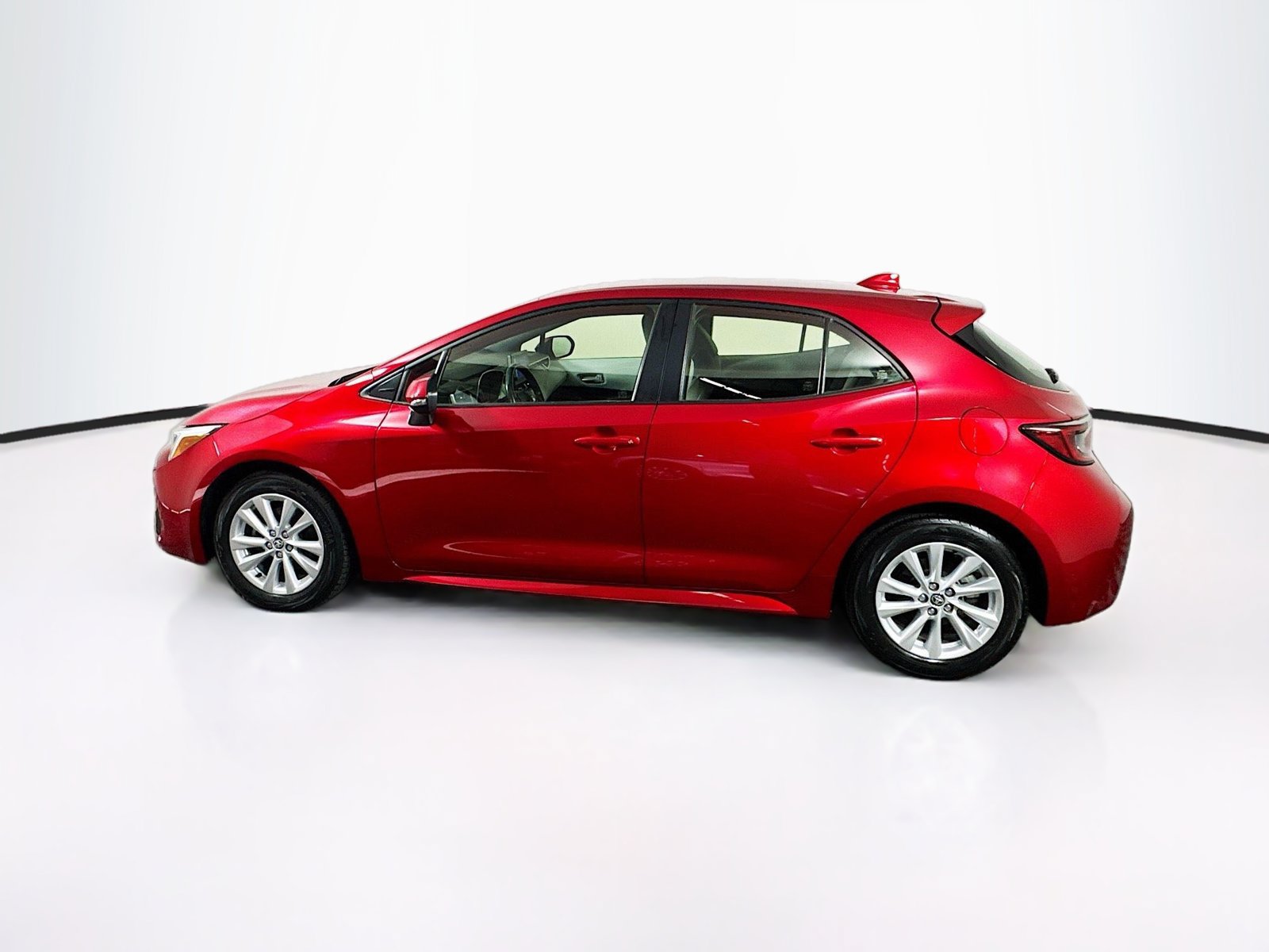 Certified 2024 Toyota Corolla SE FWD image 4
