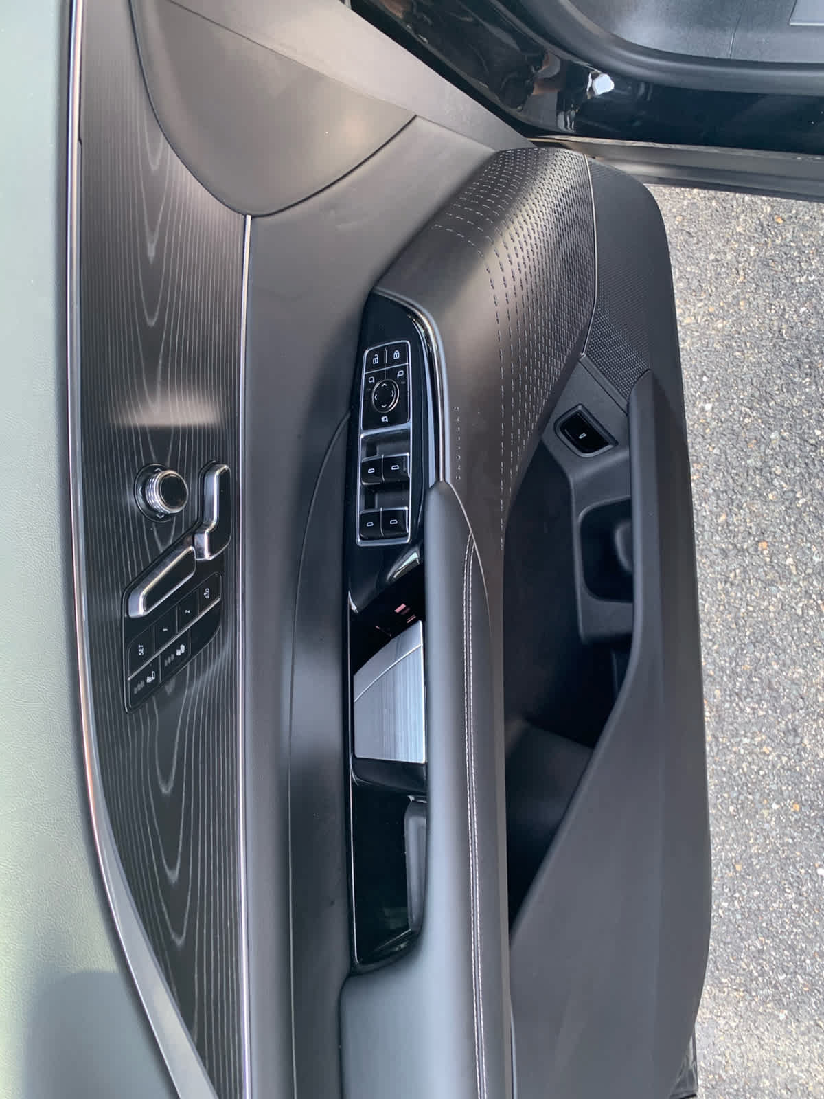 Used 2024 Cadillac Lyriq Luxury w/ LPO, Floor Liner Package AWD/4WD image 13