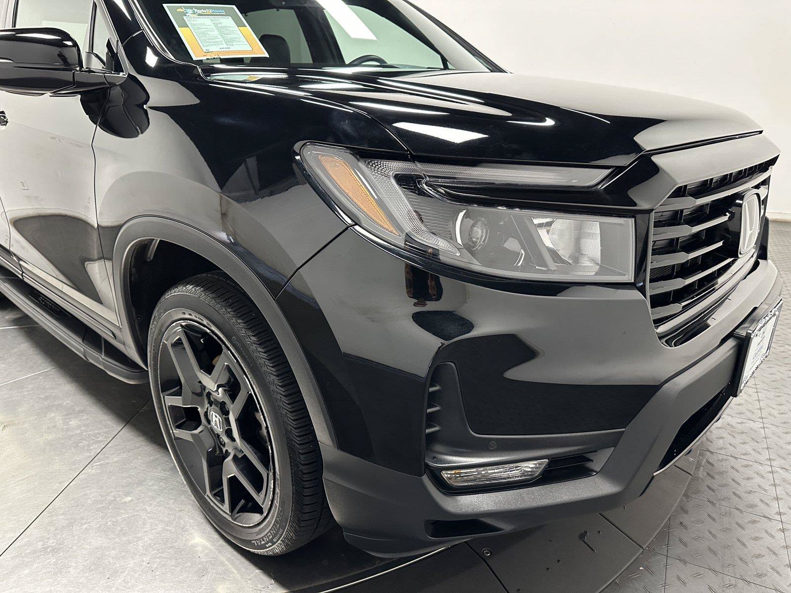Certified 2025 Honda Passport Black Edition image 3