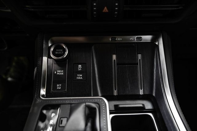 Used 2024 Lexus GX 550 w/ Cold Area Package AWD/4WD image 39