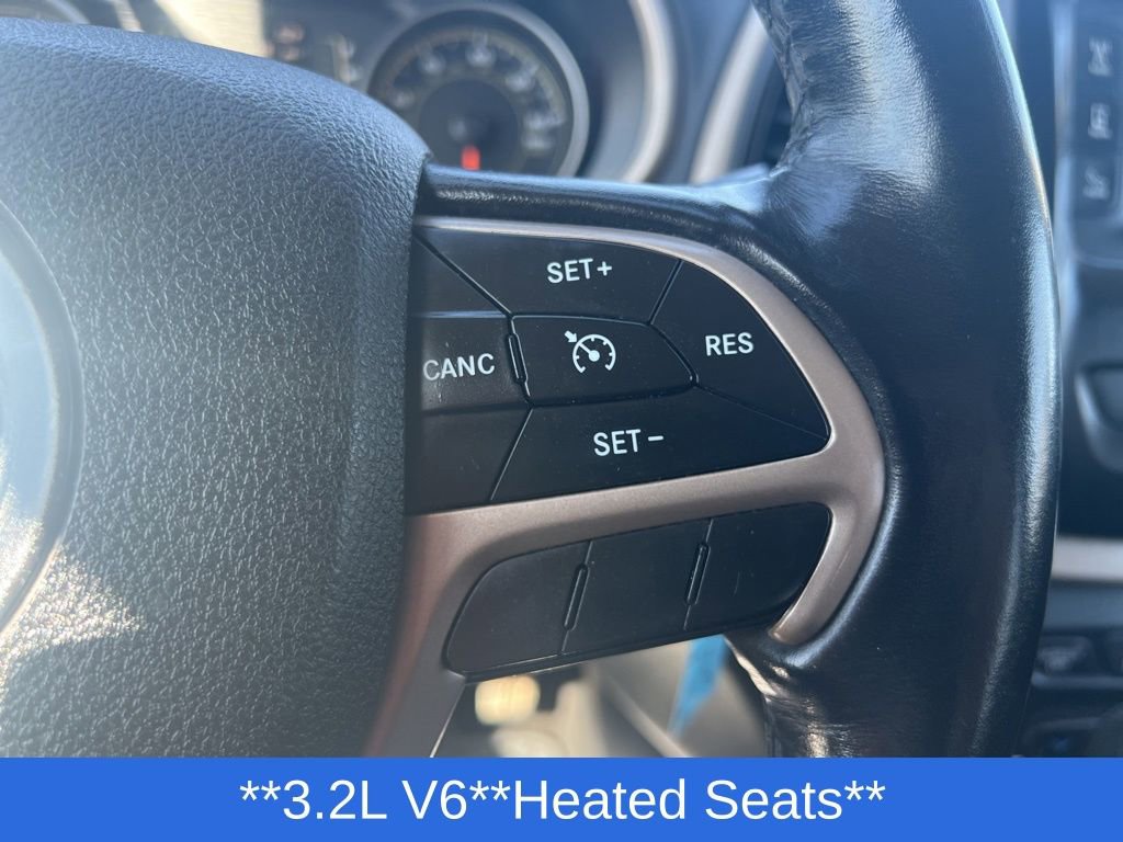 Used 2016 Jeep Cherokee Latitude w/ Cold Weather Group image 11