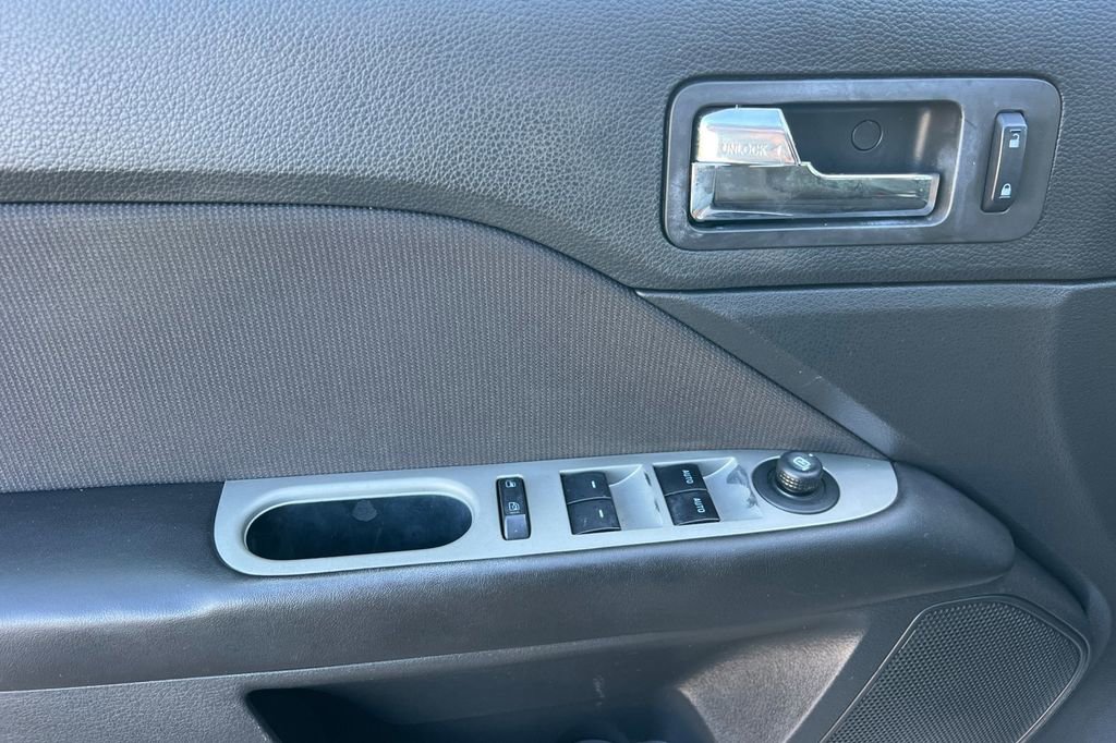 Used 2012 Ford Fusion Hybrid image 12