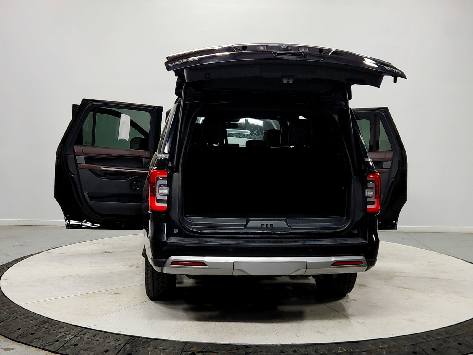 Used 2024 Ford Expedition Max Limited image 14