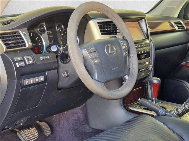 Used 2013 Lexus LX 570 4WD w/ Luxury Pkg w/Pre-crash image 9