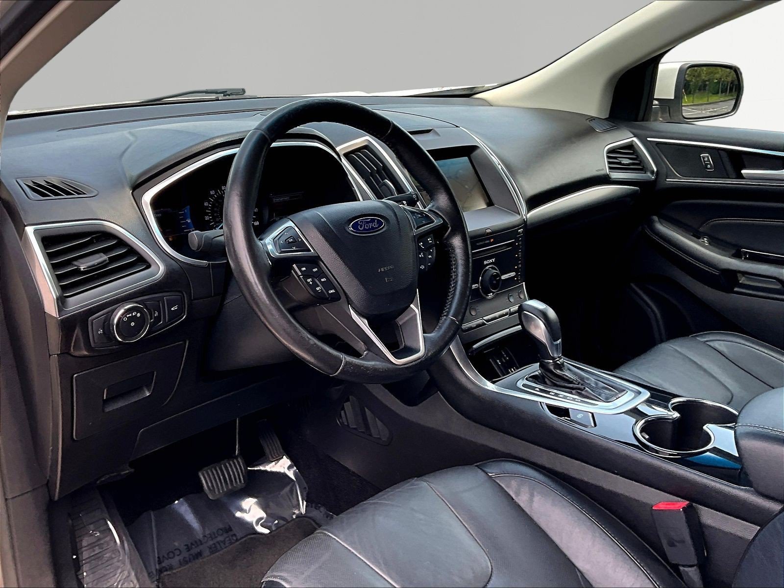 Used 2015 Ford Edge Titanium w/ Equipment Group 301A AWD/4WD image 17