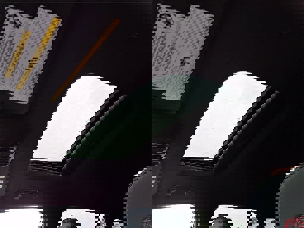 Used 2024 Chevrolet Trax RS w/ Sunroof Package image 13