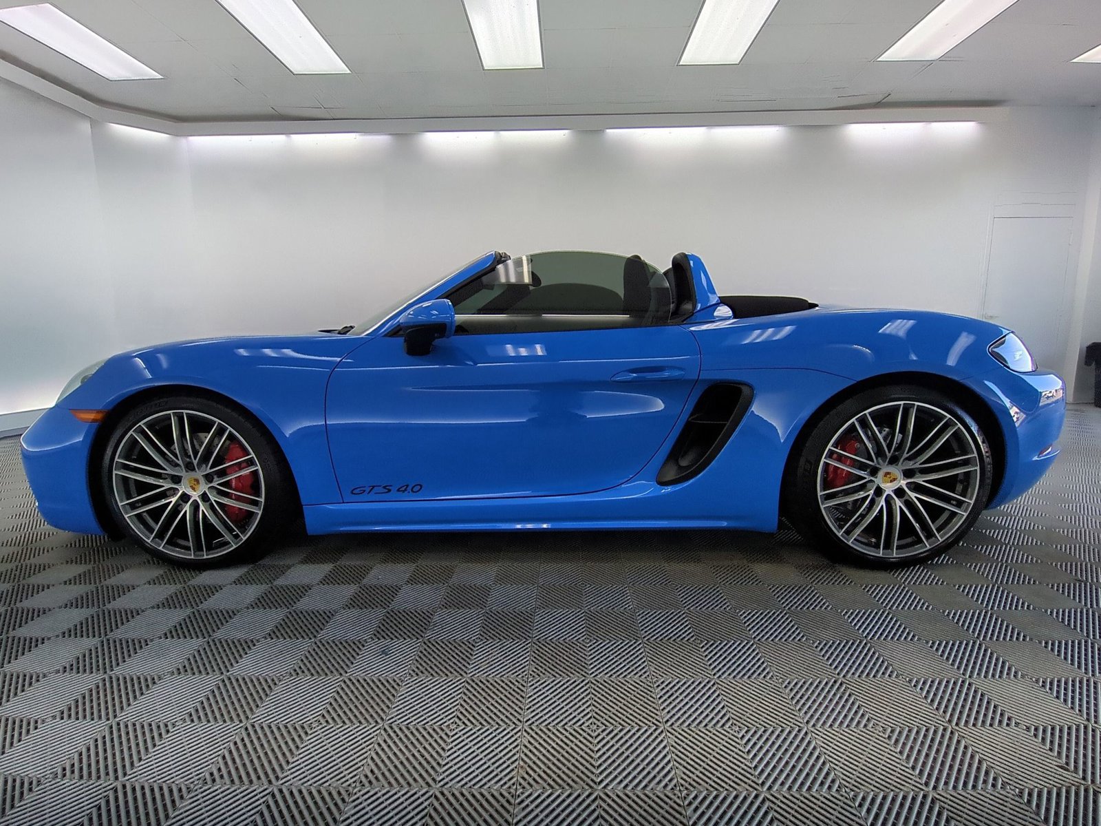 Certified 2024 Porsche 718 Boxster GTS RWD image 26