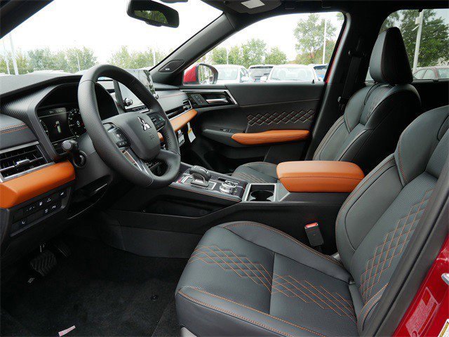 New 2025 Mitsubishi Outlander SEL image 4
