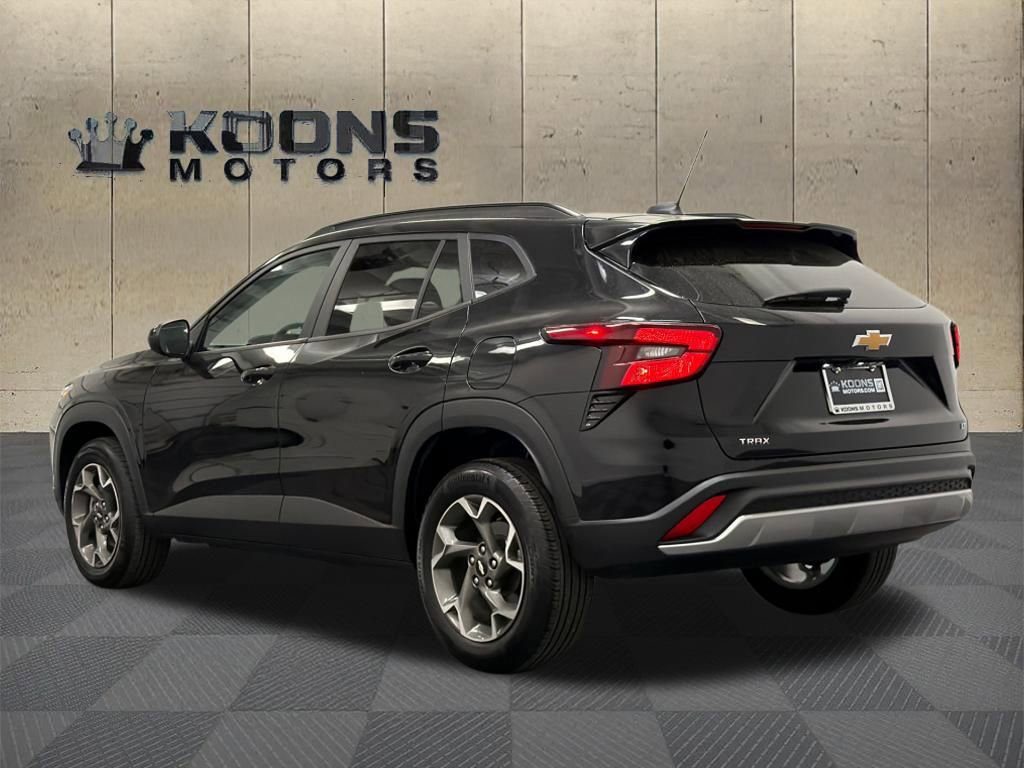 Used 2024 Chevrolet Trax LT image 6