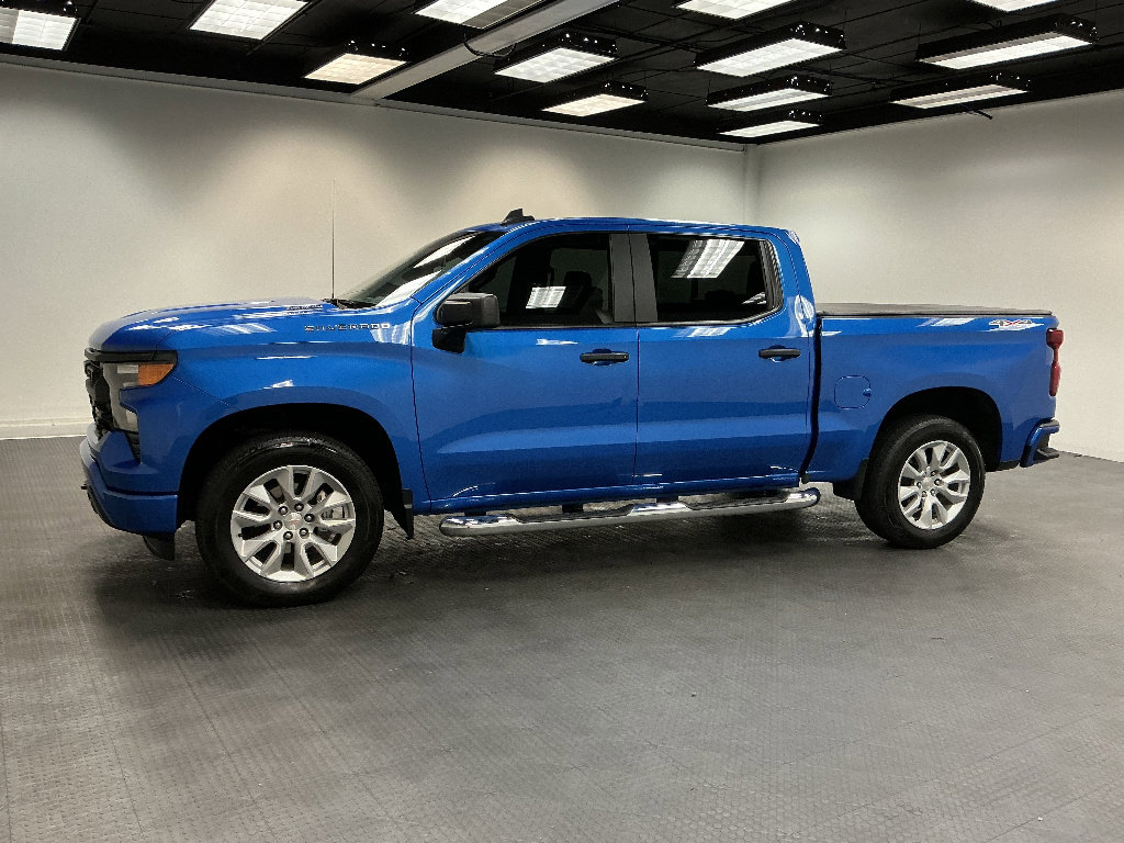 Used 2025 Chevrolet Silverado 1500 Custom AWD/4WD image 2