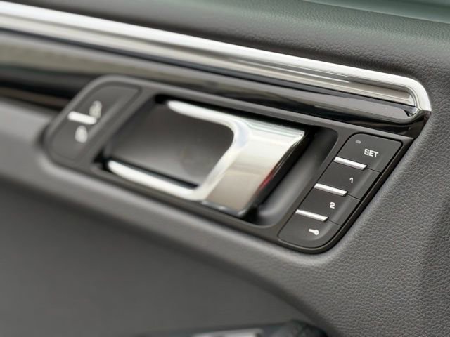 New 2026 Porsche Macan image 15