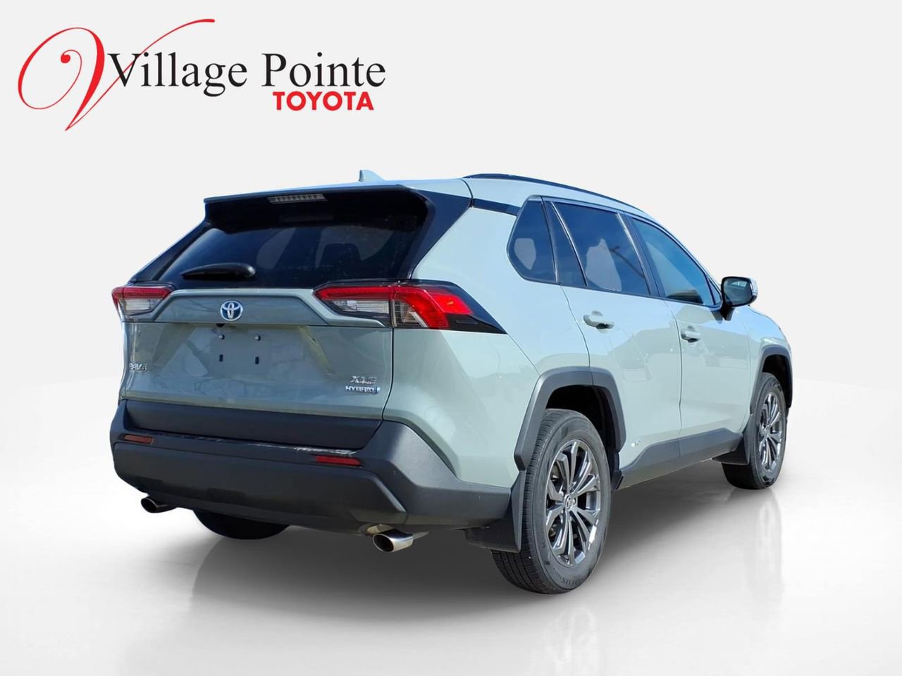 Used 2022 Toyota RAV4 XLE Premium image 5