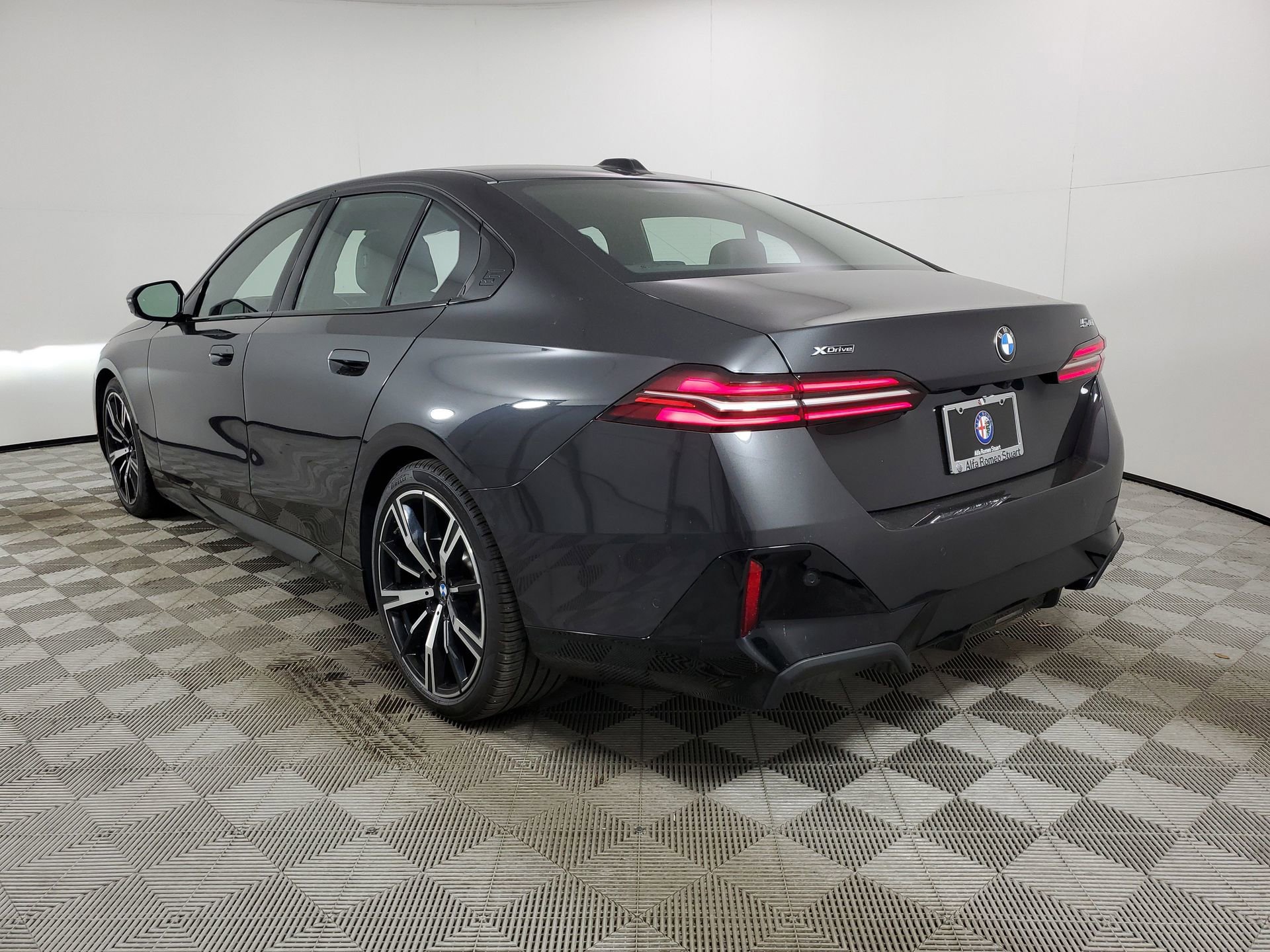 Used 2024 BMW 540i xDrive image 8