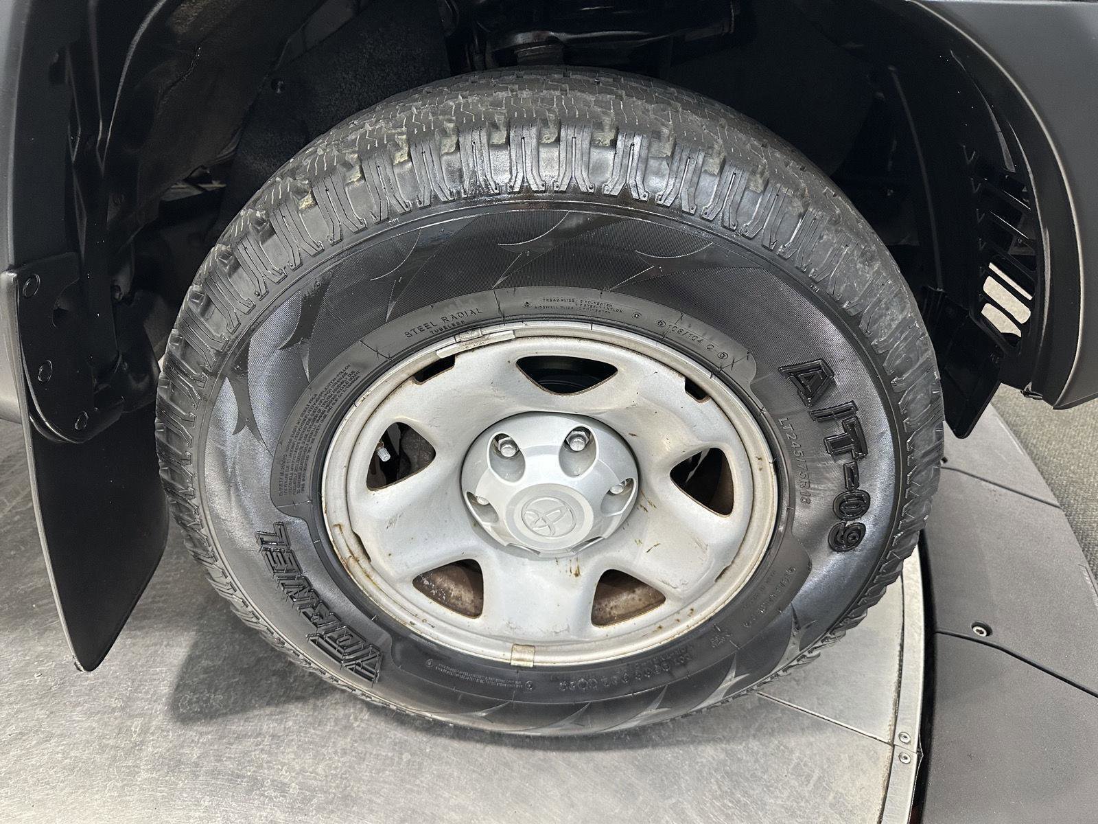 Used 2013 Toyota Tacoma 4x4 Regular Cab image 12