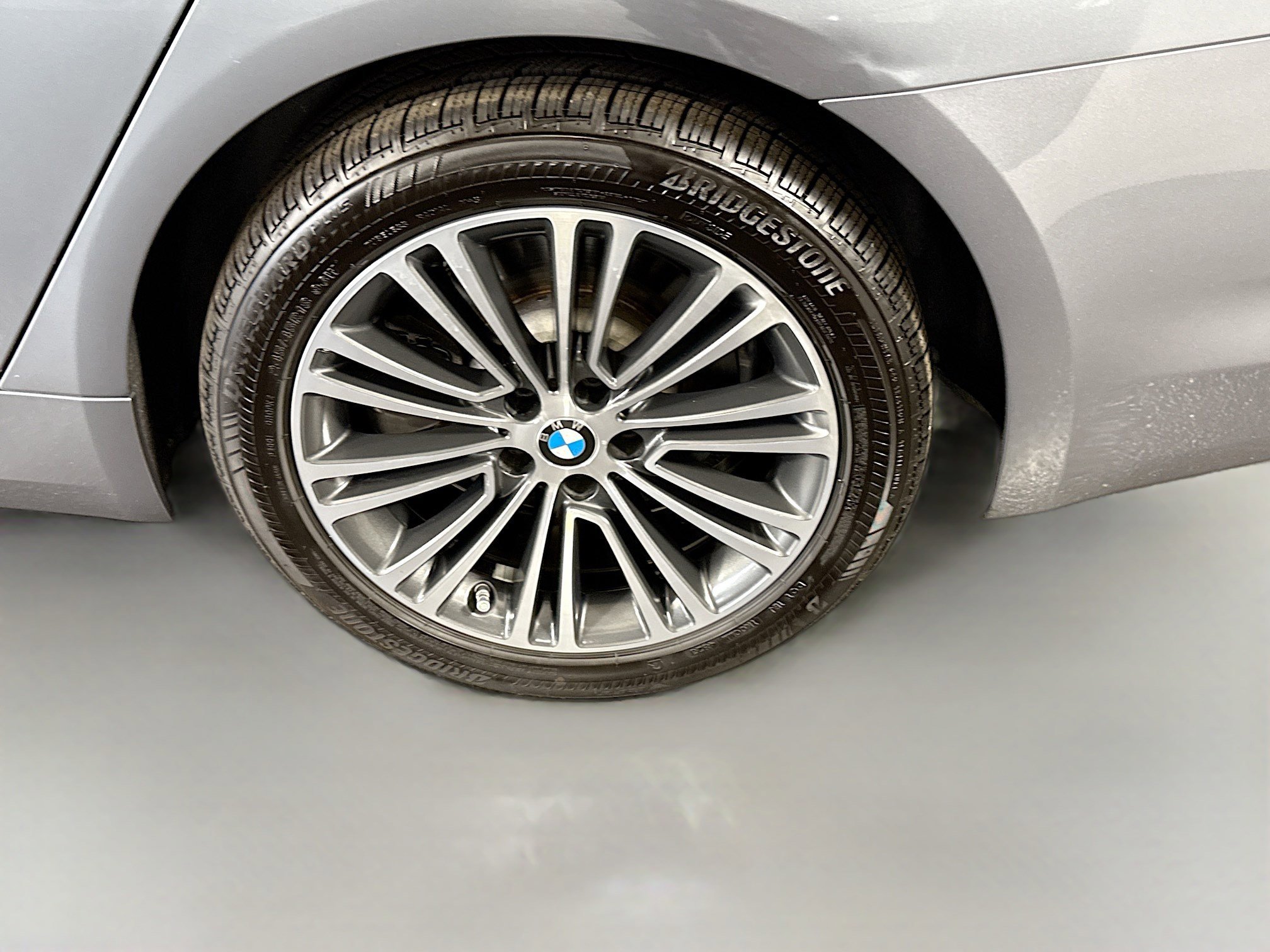 Used 2019 BMW 530i RWD image 37