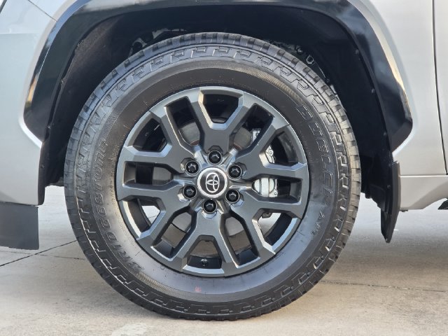 Used 2024 Toyota Sequoia Platinum AWD/4WD image 8