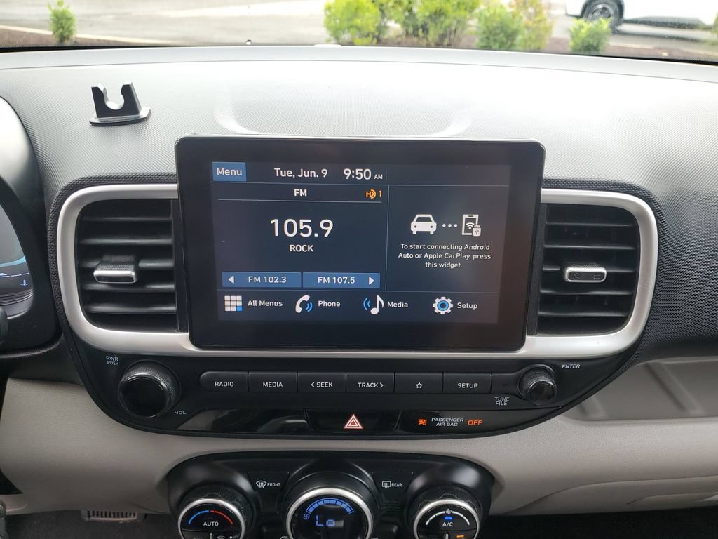 Used 2023 Hyundai Venue SEL FWD image 26