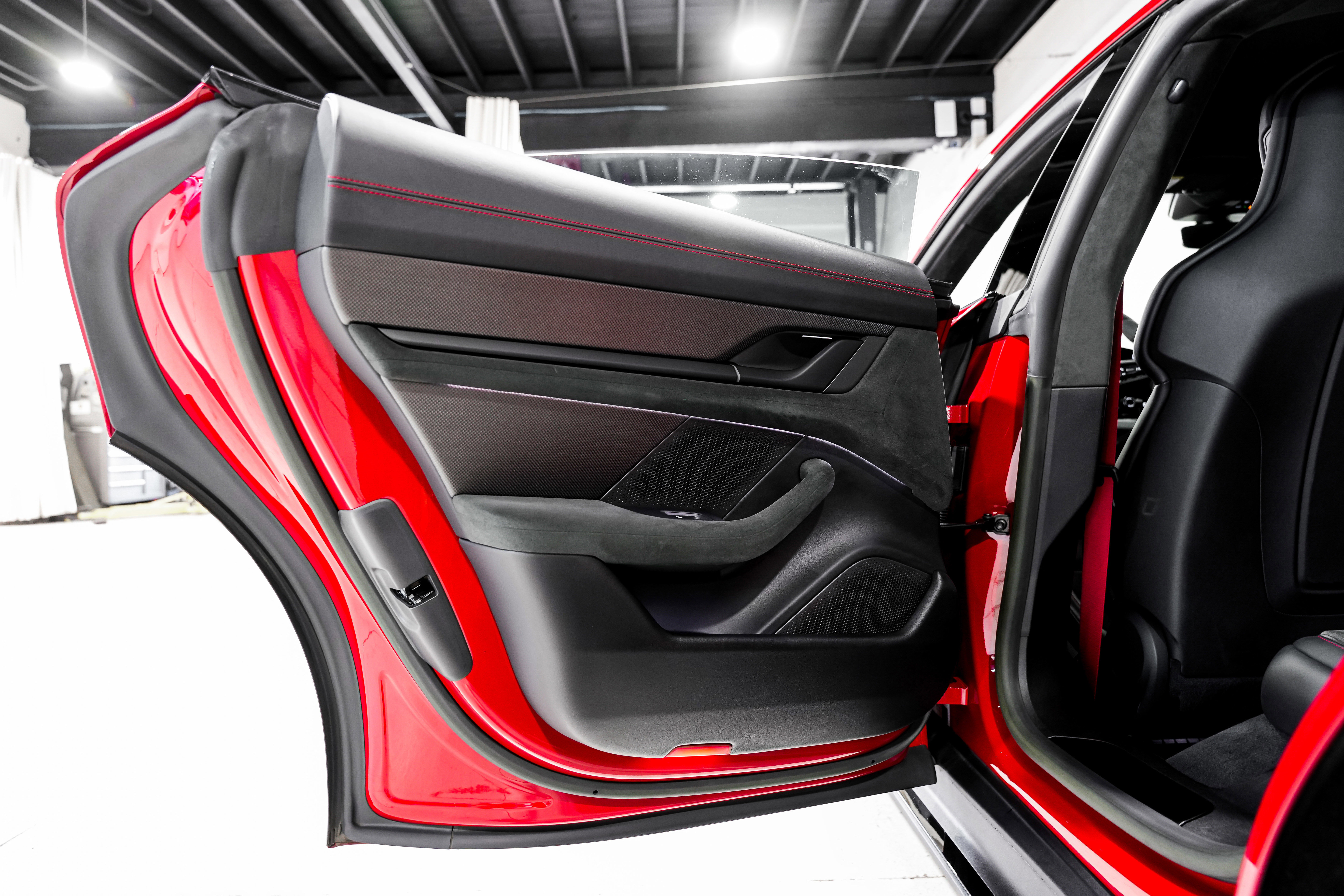 Used 2023 Porsche Taycan GTS image 34