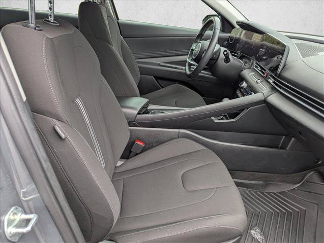 Used 2025 Hyundai Elantra SEL FWD image 27