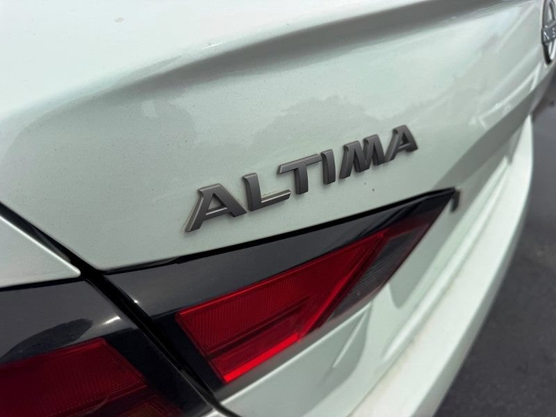 Used 2024 Nissan Altima 2.5 SV FWD image 32