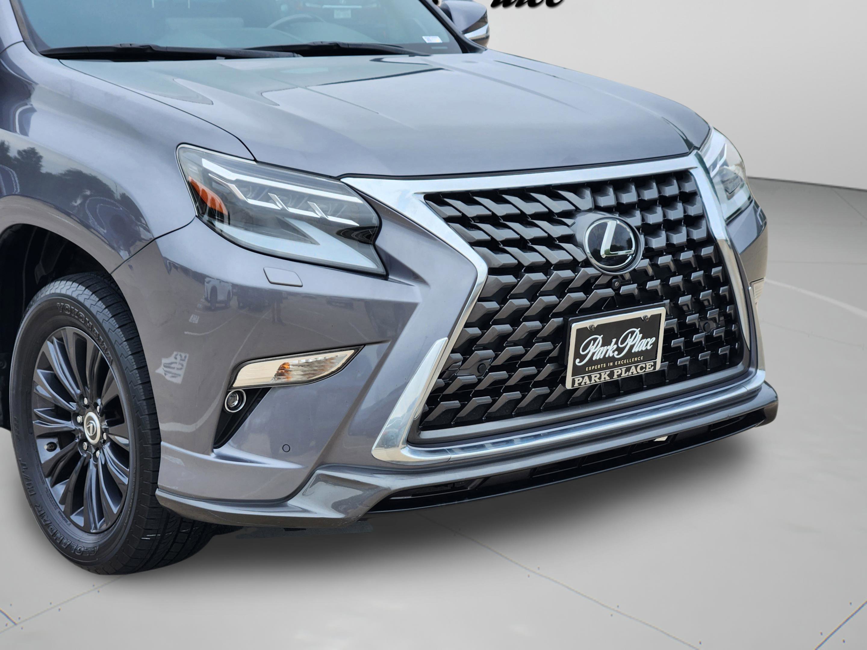 Used 2022 Lexus GX 460 Luxury w/ Sport Design Package AWD/4WD image 36