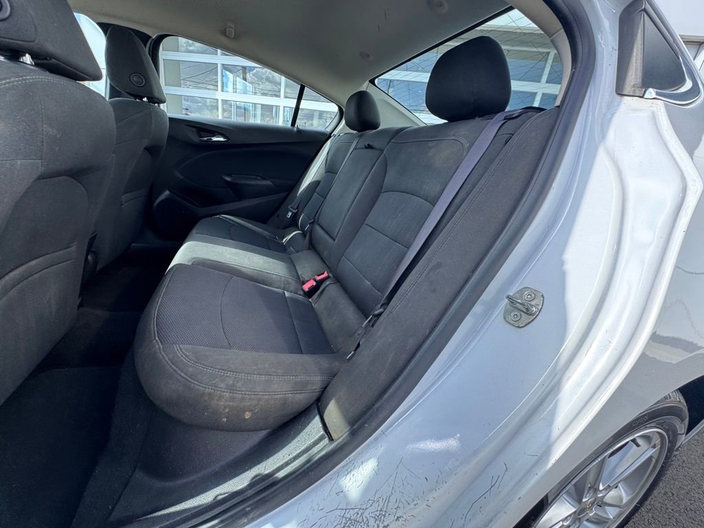 Used 2017 Chevrolet Cruze LT image 34