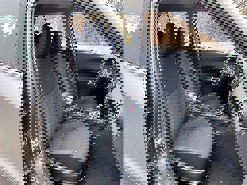 Used 2023 Nissan Kicks SV FWD image 10