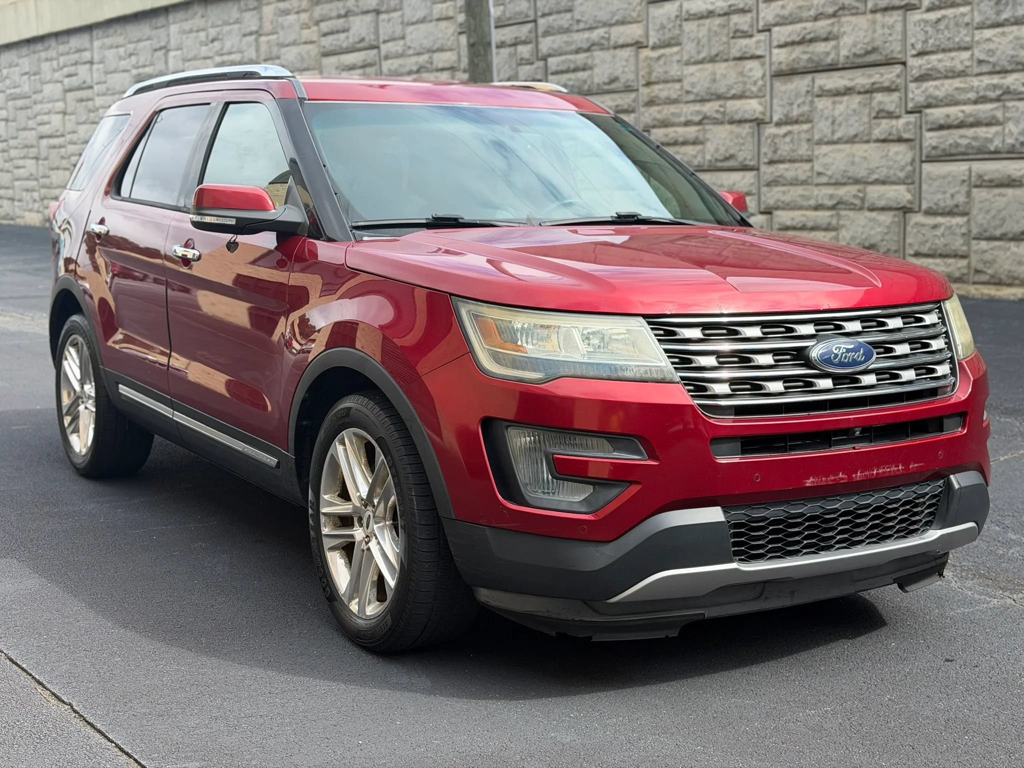 Used 2017 Ford Explorer Limited FWD image 4