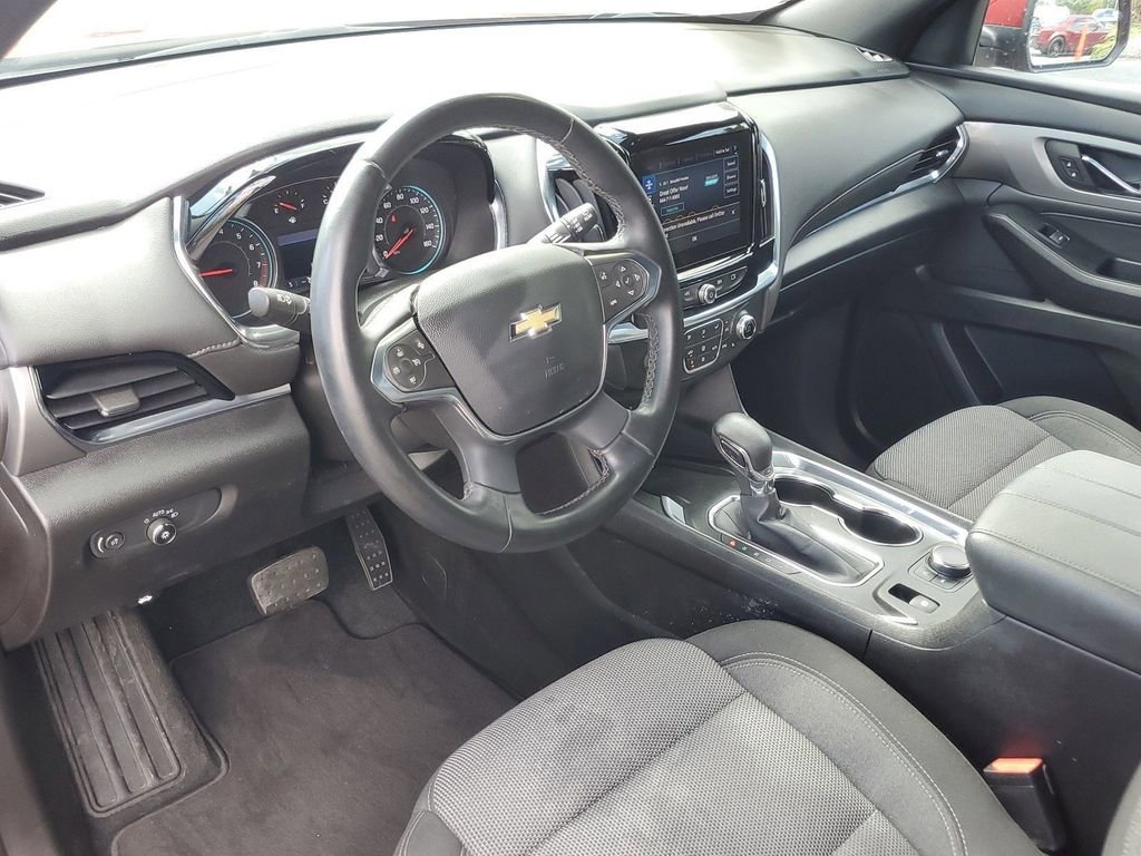 Used 2023 Chevrolet Traverse LT image 18