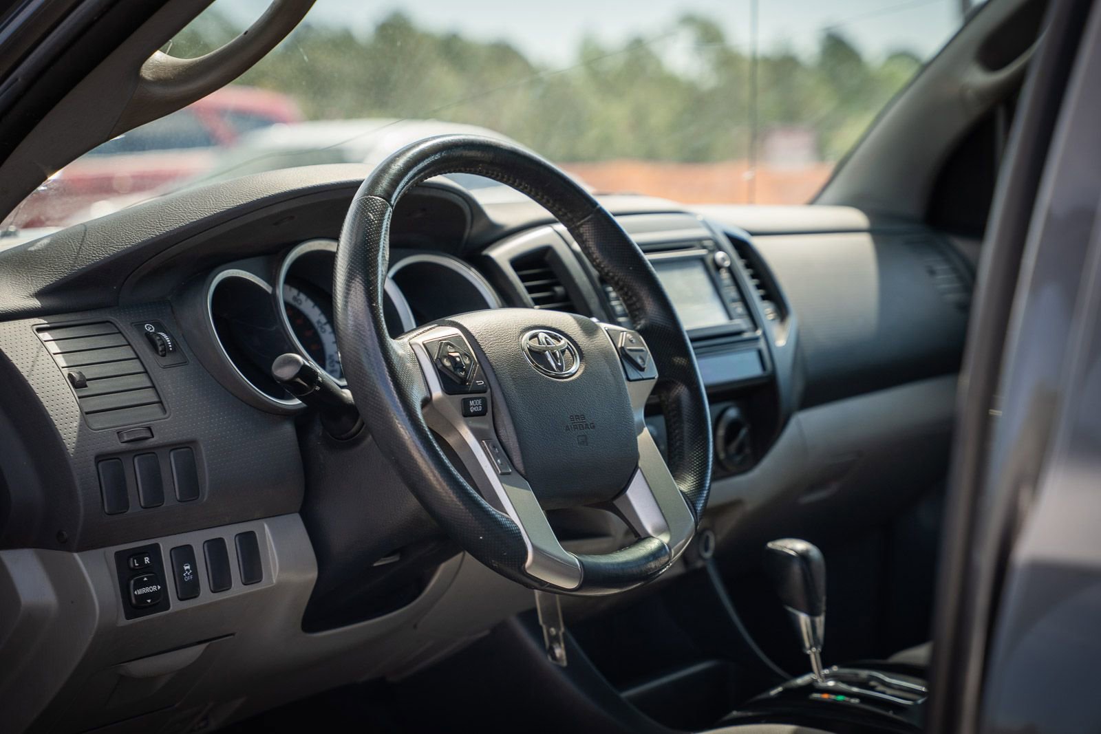 Used 2015 Toyota Tacoma PreRunner w/ Convenience Package RWD image 18