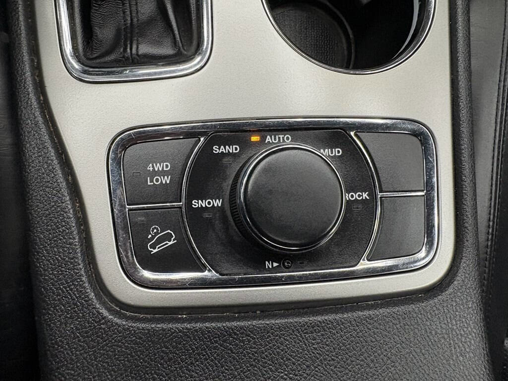 Used 2018 Jeep Grand Cherokee Limited w/ Luxury Group II image 22