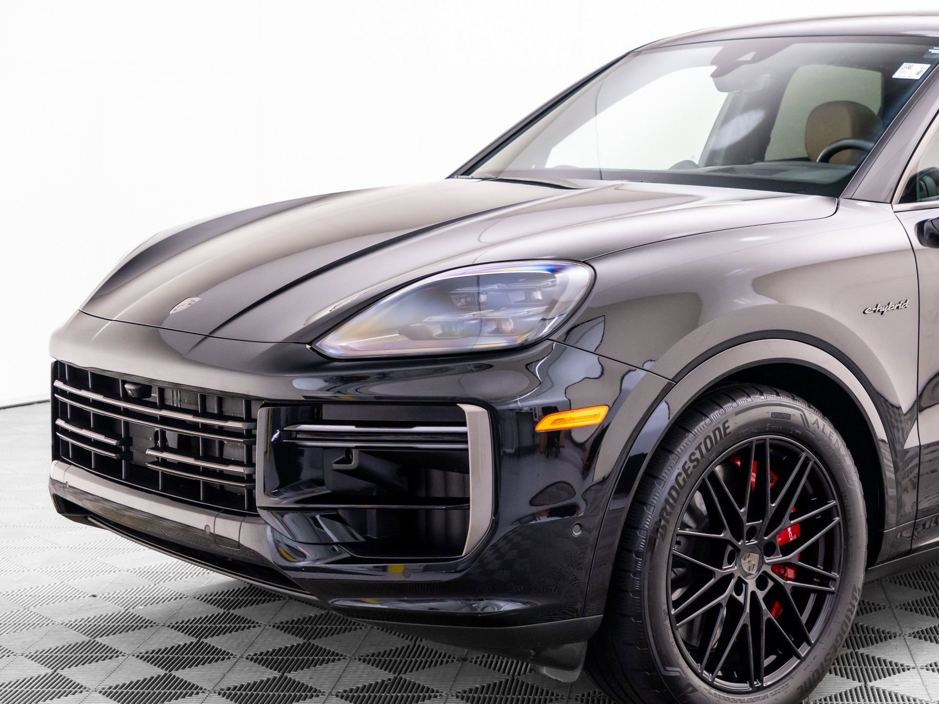 Certified 2025 Porsche Cayenne Turbo image 35