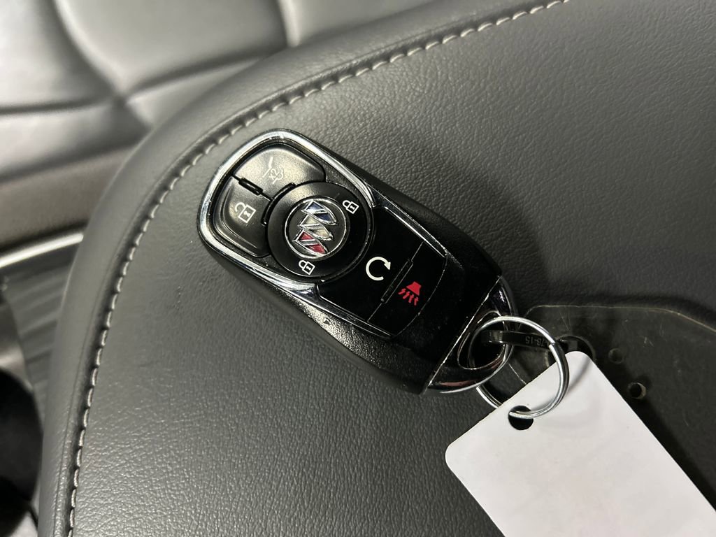 Used 2024 Buick Enclave Essence image 22