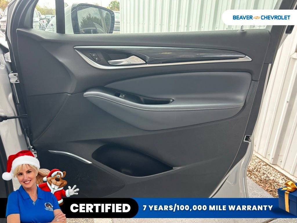 Used 2024 Buick Enclave Premium image 11