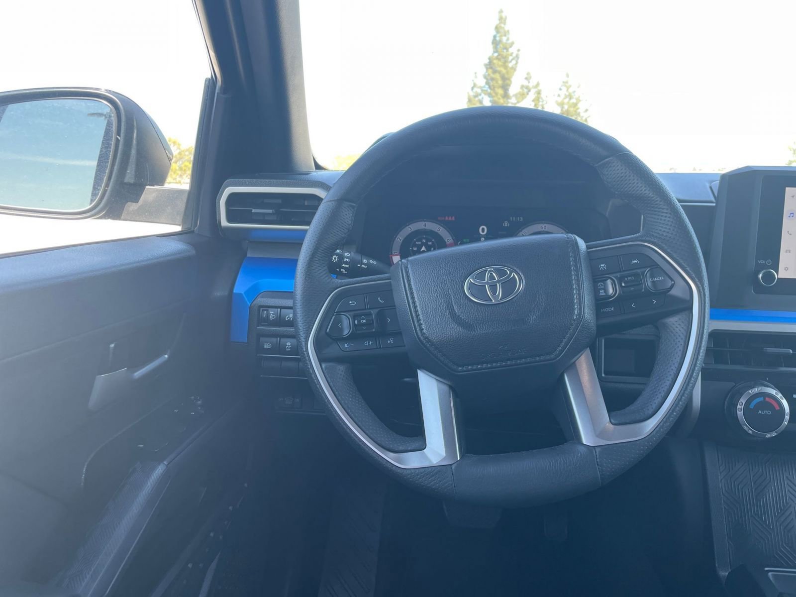 Used 2025 Toyota Tacoma TRD Off-Road image 32