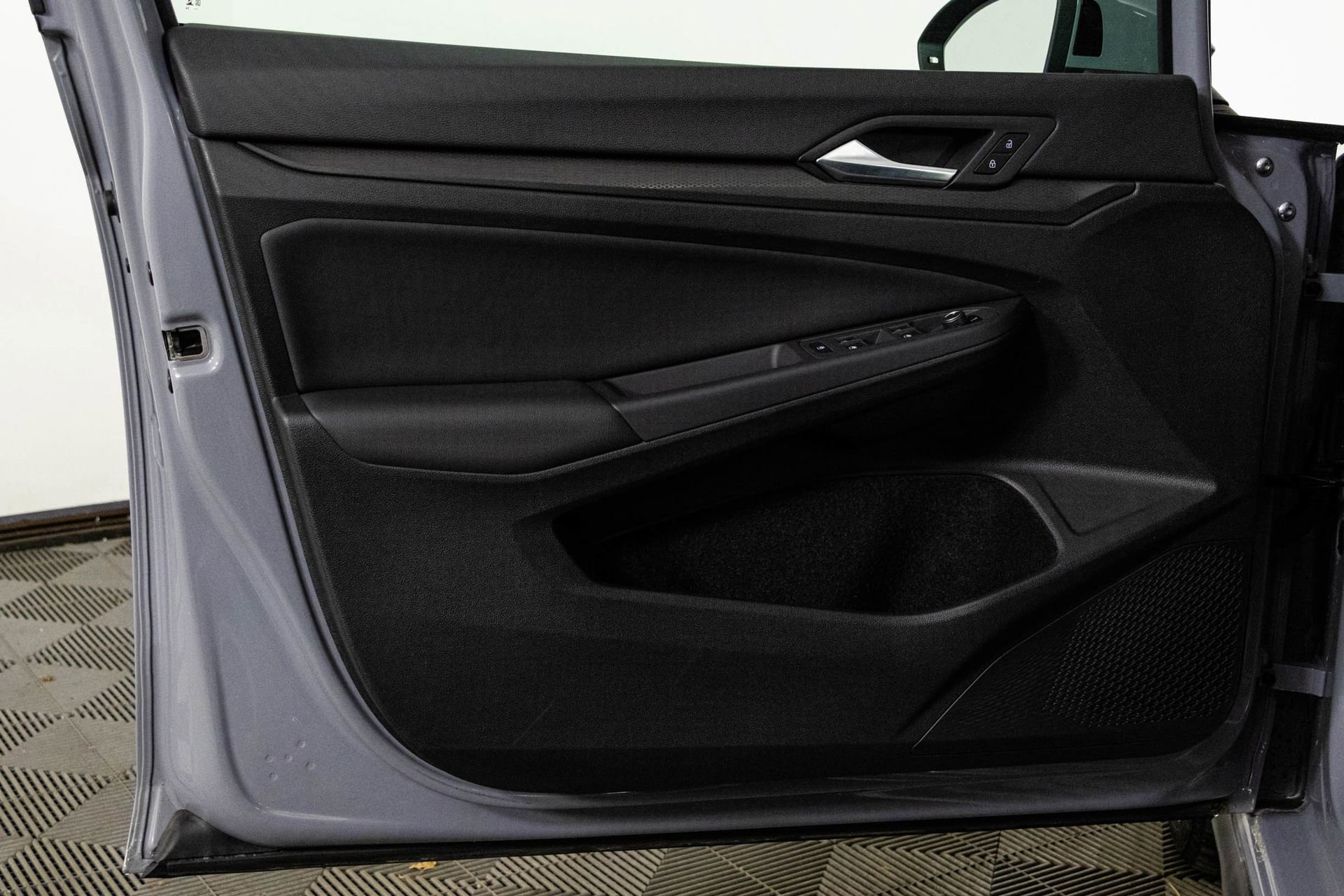 Used 2024 Volkswagen GTI SE image 32