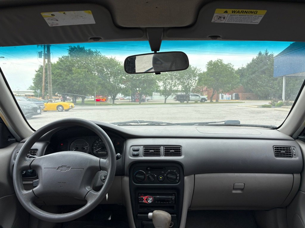 Used 2000 Chevrolet Prizm FWD image 12