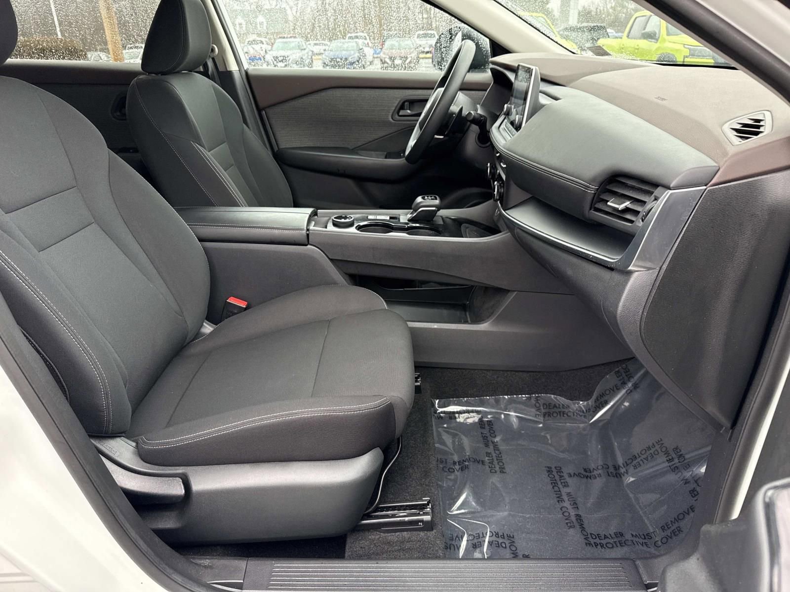 Used 2023 Nissan Rogue S image 25